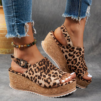 Emilia | Damen Comfortable Sandals Keilabsatz Leopardenmuster Verstellbare Schnalle – Brauner Leopard