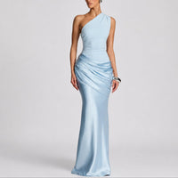Hannah | Damen Elegantes One-Shoulder Satin-Maxikleid für Hochzeitsgäste im Herbst – Hellblau