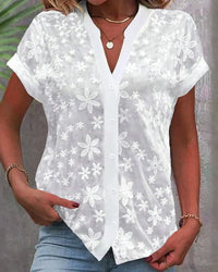 Mia | Damen Kurzarm Blumenspitzen-Bluse mit V-Ausschnitt Knopfleiste – Weiß