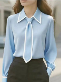 Frieda | Damen Langarm-Bluse mit Krawatten-Detail Kontrastkragen Knopfleiste – Himmelblau