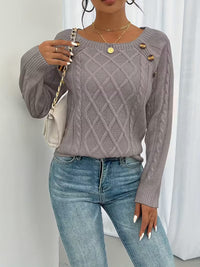 Damen Langarm Pullover mit Rundhalsausschnitt und Zopfmuster mit dekorativen Knöpfen – Rosébraun
