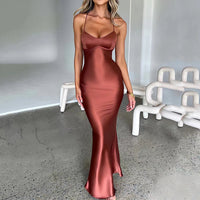 Damen Maxikleid mit Spaghettiträgern und Kreuzträgern am Rücken – Ziegelrot