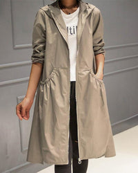 Charlotte | Damen Wasserabweisender Langer Kapuzen-Trenchcoat aus Polyester – Khaki
