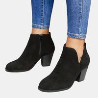 Emilia | Damen Wildleder Blockabsatz Ankle Boots mit Reißverschluss – Schwarz