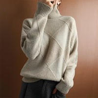 Rauten-Rollkragenpullover – Raffinierte Wärme mit modernem Stil – Grau