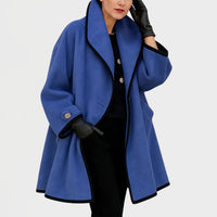 Clara | Eleganter Damen Women Coat mit Kontrastkanten Knopfverschluss – Blau