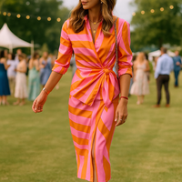 Sommerkleid für Damen - Elegantes Wickelkleid mit festlichen Streifen – Orange