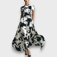 Alessira – Damenkleid mit abstraktem Print – Weiß