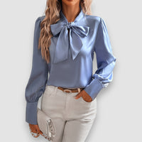 Lilly | Bluse mit Krawattenausschnitt – Blau