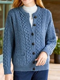 ELEGANTER KABELSTRICK-CARDIGAN | STILVOLL, KOMFORTABEL, VIELSEITIG – Meerblau