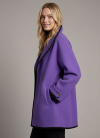 Eleganter Damen Kurzmantel in gerader Passform – Lila