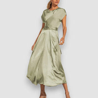 Beline | Glamouröses Satin-Kleid – Grün
