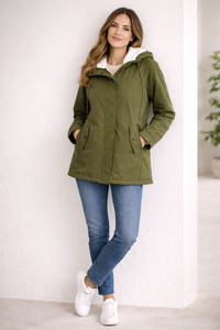 Helena | Lange Winterjacke mit Kapuze – Grün