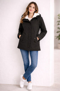 Helena | Lange Winterjacke mit Kapuze – Schwarz