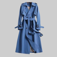 Helga | Langer Trenchcoat mit Gürtel – Blau