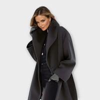 Marit – Winddichte Wollmantel mit zeitloser Eleganz – Schwarz