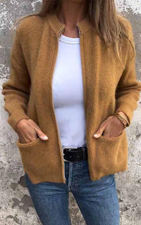 Mila | Strickjacke mit Reißverschluss und Tasche – Braun