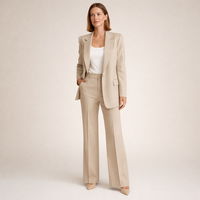 Lena | Damenanzug mit Schlaghose und Knöpfen – Beige