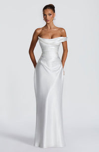 Leni | Damen Figurbetontes One-Shoulder Satin Abendkleid – Weiß