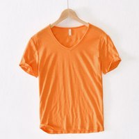 Luftiges Herren-T-Shirt mit V-Ausschnitt | Kurzarm – Orange
