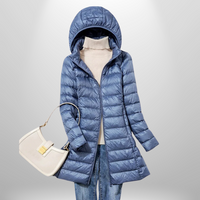 Martina | Damen Gesteppte Lange Kapuze Daunenjacke – Blau