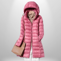 Martina | Damen Gesteppte Lange Kapuze Daunenjacke – Rosa