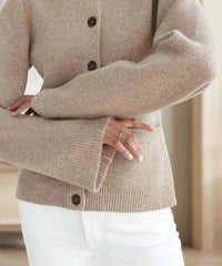 Martina | Warme Strickjacke aus Wollmischung – Taupe