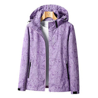 YRENNA – DIE BEDRUCKTE OUTDOOR-JACKE MIT KAPUZE FÜR AKTIVE TAGE MIT STIL – Violett