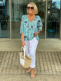 Frida | Florale Bluse mit V-Ausschnitt – Blau