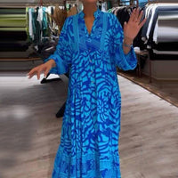 GISILA - LANGES LOCKERES KLEID MIT MUSTER – Blau