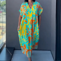 Yunae - Leichtes Printkleid mit V-Ausschnitt – Gelb