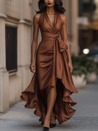 Stephanie | Dramatisches Satin-Maxikleid – Braun